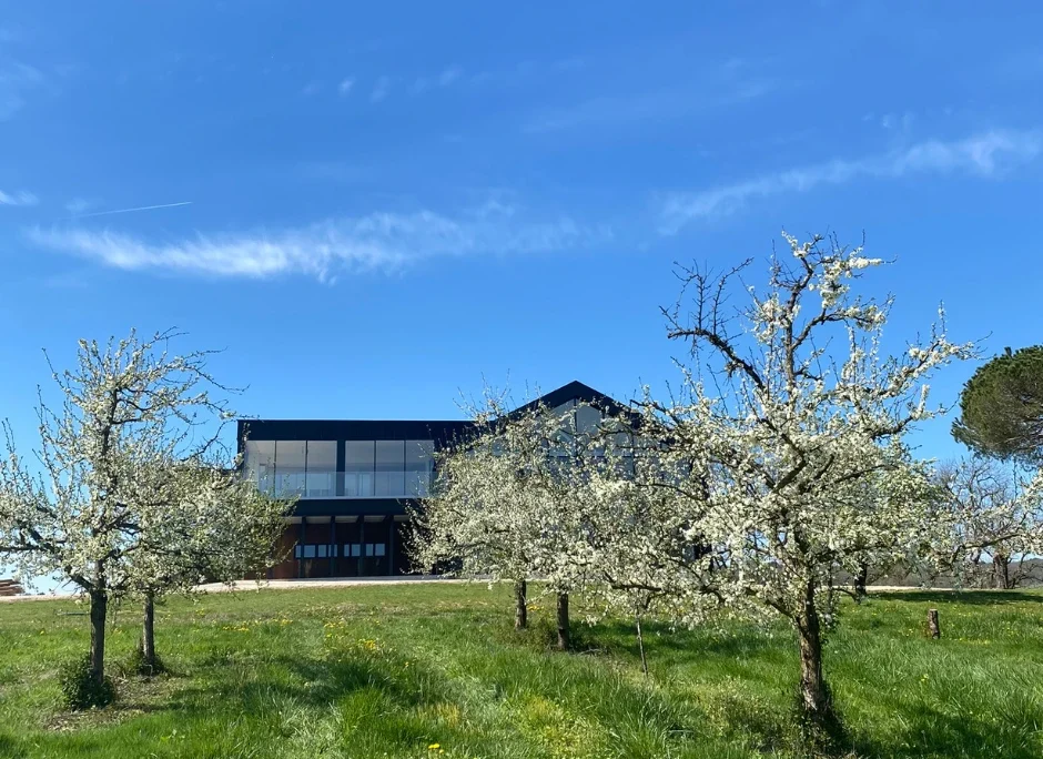 Atelier Auneau à la saison des pruniers en fleurs